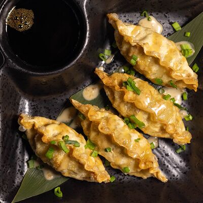 Гёдза с курицейв Tom-Yam по цене 490 ₽