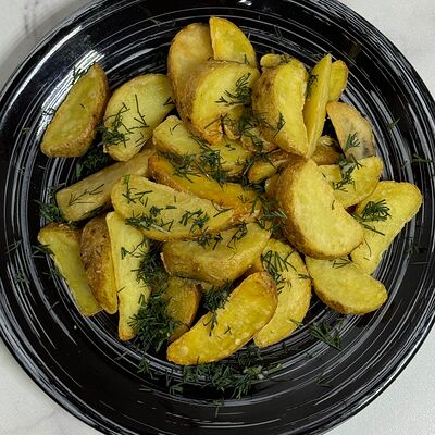 Картофель отварной, обжаренный в масле, с укропчиком и чесночком в Сказка lounge по цене 250 ₽