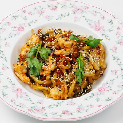 Вок с морепродуктами в УРМАН кафе по цене 625 ₽