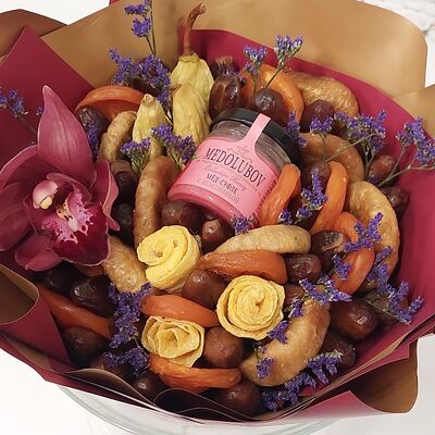 Букет из сухофруктов с медом и орхидеей в Buketonline - Съедобные букеты и клубника в шоколаде по цене 3960 ₽