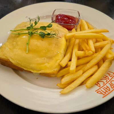 Сэндвич Крок Мадам в Трасса по цене 500 ₽