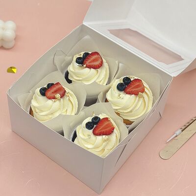 Капкейки со свежими ягодами и золотомв Cosmo Сakery по цене 1750 ₽