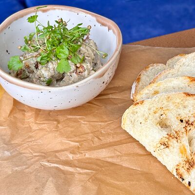 Дип с баклажаном в The Hound по цене 663 ₽