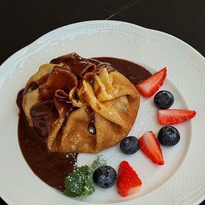 Десерт блинный в Nest по цене 450 ₽