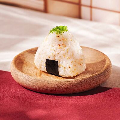 Онигири с тунцом в Тануки по цене 1090 ₸