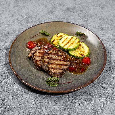 Говядина гриль с цукини в Сибирская Корона по цене 919 ₽