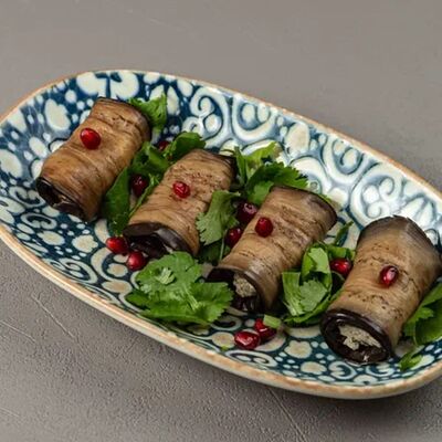 Рулетики из баклажанов с грецким орехом в Green Park & Шашлык по цене 590 ₽