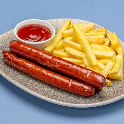 Копченые колбаски с картофелем фри в Фабрика по цене 540 ₽