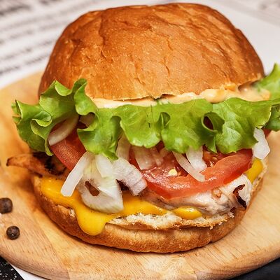 Бургер Чикен карри в МЯСО ЕСТЬ по цене 470 ₽