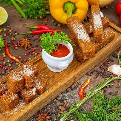 Гренки бородинские в Paulaner Wirtshaus Polyanka по цене 490 ₽