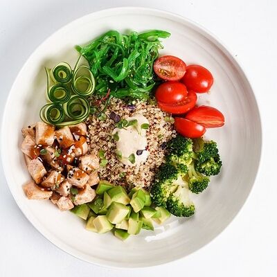 Поке с курицей в Japengo cafe по цене 560 ₽