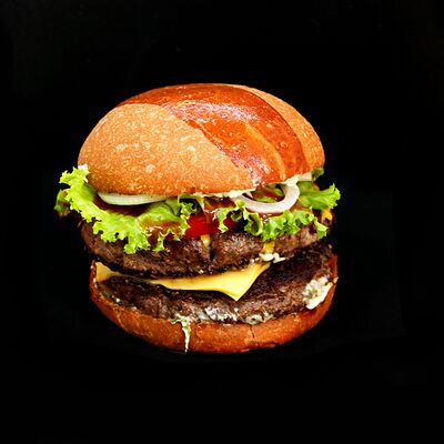 Бургер Биг Папа с курицей в Royals по цене 660 ₽