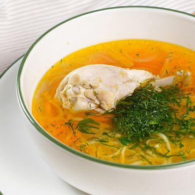 Куриный суп с домашней лапшой в Компот по цене 320 ₽