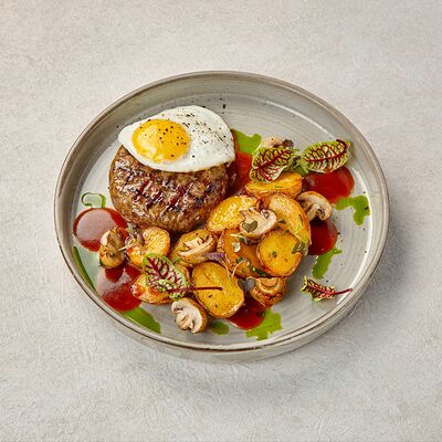 Бифштекс из говядины в Пеперончино по цене 785 ₽