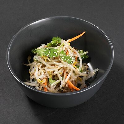 Салат Сукчу намуль в Momo Chicken Korean по цене 539 ₽