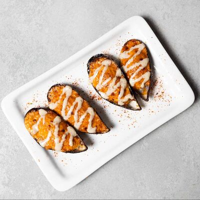 Мидии, запеченные с ореховым соусомв Msushi по цене 495 ₽