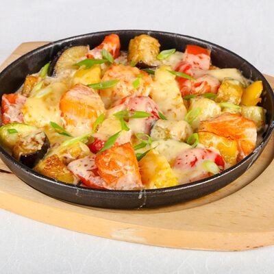 Сковородка с лососем в Мансарда по цене 1000 ₽