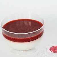 Панакота с клубникой в LUME