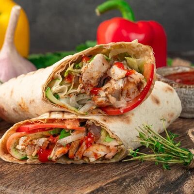 Шаурма Классическая с курицей в Донер & Тандырная Cамса 24 по цене 369 ₽