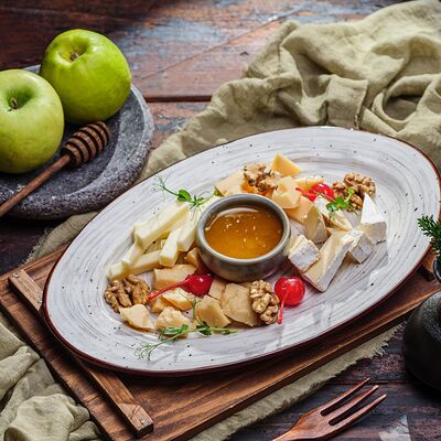 Ассорти сыров в Пельмения по цене 1038 ₽