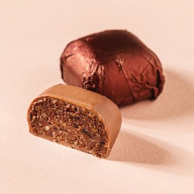 Пралине Миндаль-лаванда-белая чиа в Круассан-кафе по цене 135 ₽