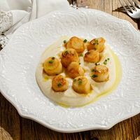 Гребешок с кремом из цветной капусты в Двор Помидор