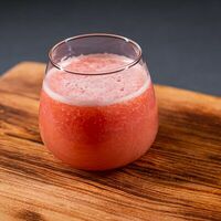 Грейпфрутовый свежевыжатый сок в Harley Drink Bar