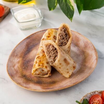 Блины с мясом и сметаной в Петрушка по цене 288 ₽