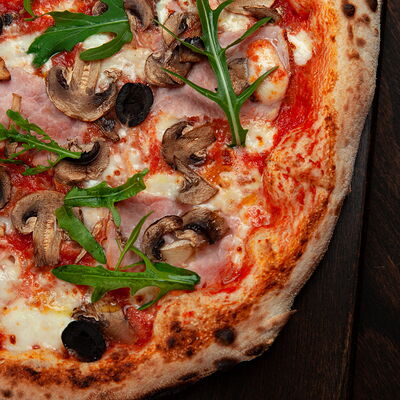 Ветчина и грибы в Storia Pizza по цене 910 ₽