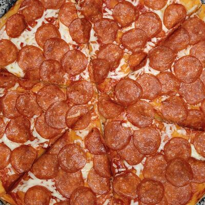 Пицца Пеперони двойнаяв Братик Томатик по цене 890 ₽