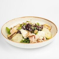 Салат с пастрами из индейки в Kitchen