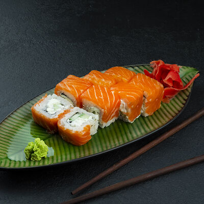 Филадельфия с лососем и огурцом в Леон по цене 750 ₽