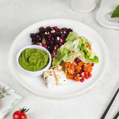 Боул с запеченной тыквой, свеклой и фетой в Простая еда по цене 299 ₽