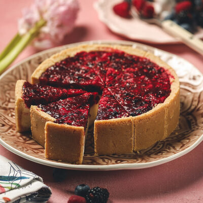 Чизкейк Нью-Йорк с лесными ягодами Презент в Десерт Коллекция по цене 1690 ₽