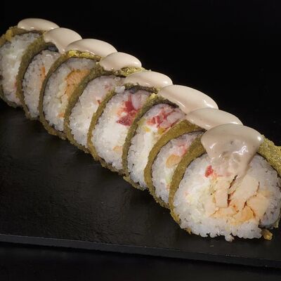 Ролл Цезарь Темпура в Sushi cat по цене 570 ₽