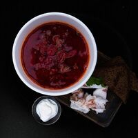 Борщ с салом, сметаной и бородинским хлебомв Loft