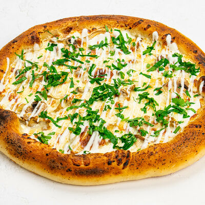 Пицца с вешенками и сливочным соусом в Две Палочки по цене 690 ₽