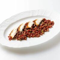 Тартар из говядины с угрем и кремом из унагив Dodici Seafood