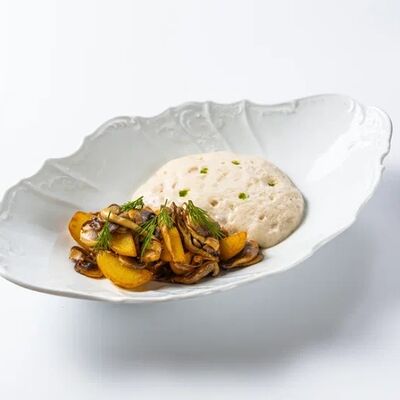 Жареный картофель с миксом из грибовв Dodici Seafood по цене 480 ₽