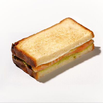 Сэндвич с лососемв Jijoo по цене 390 ₽