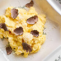 Скрембл с пармезаном и трюфелем в Grace Bistro