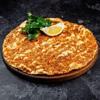 Лахмаджун классический в Таксиммайдан по цене 880 ₽