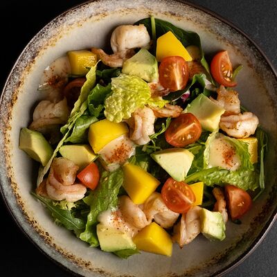 Зелёный салат с креветками в Godzilla sushi по цене 1015 ₽