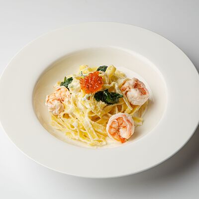 Фетучини, креветки и красная икра в Avo kitchen & bar по цене 1050 ₽