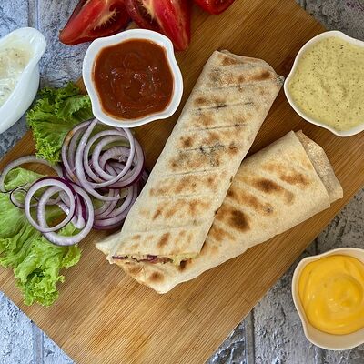 Шаурма маленькая со свининой в МангалРум по цене 450 ₽