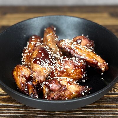 Куриные крылышки S в 1956 HOTDOG по цене 329 ₽