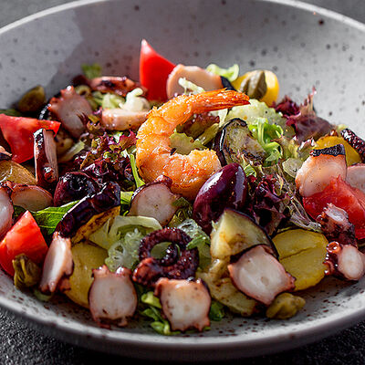 Теплый салат с осьминогом в Goodman по цене 850