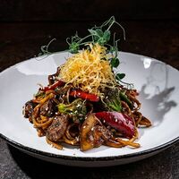 Говядина в пряном соусе в UMI Asian kitchen & bar