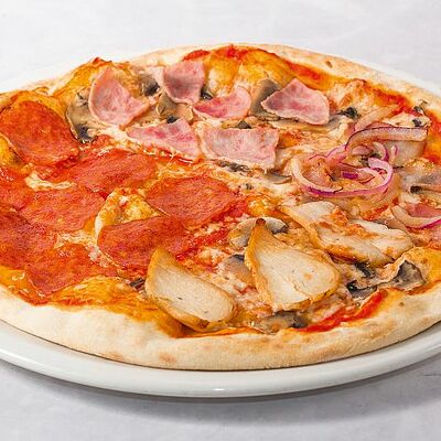 Пицца Кватро микс в Луиджи & Тосё по цене 269