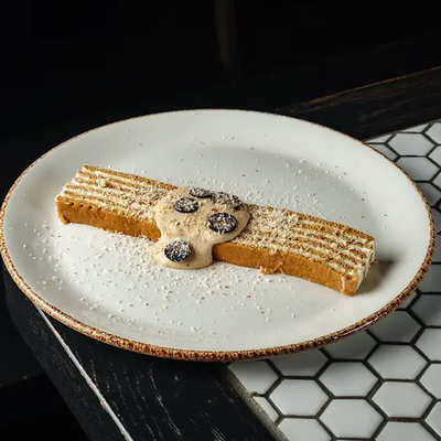 Медовик в Waterzooi по цене 540 ₽